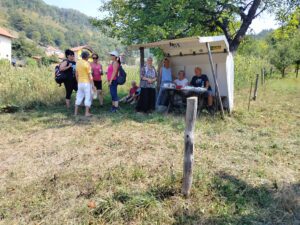in turška kavica s sosedo Razo, ki nam jo kuha že dvanajsto leto.