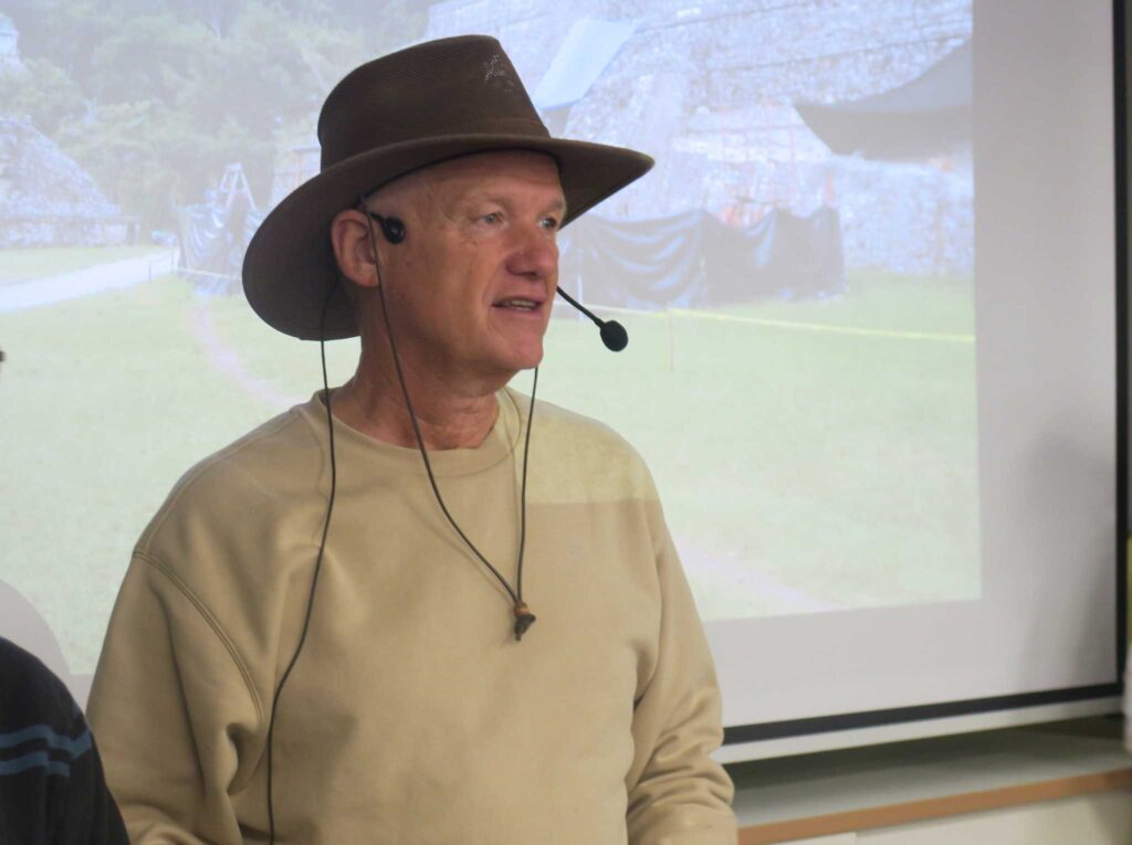 zakonitosti svete geometrije.